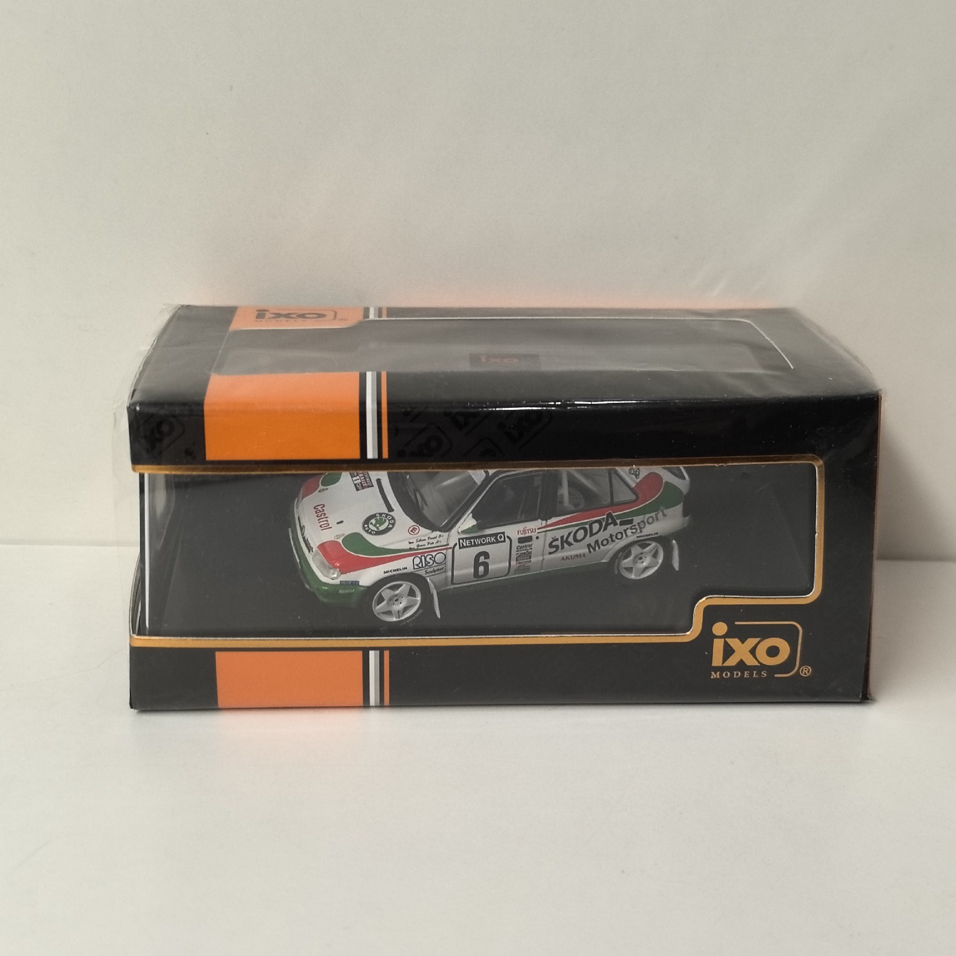 Model Kit Cars - KIT SKODA FELICIA pressofuso IXO scala